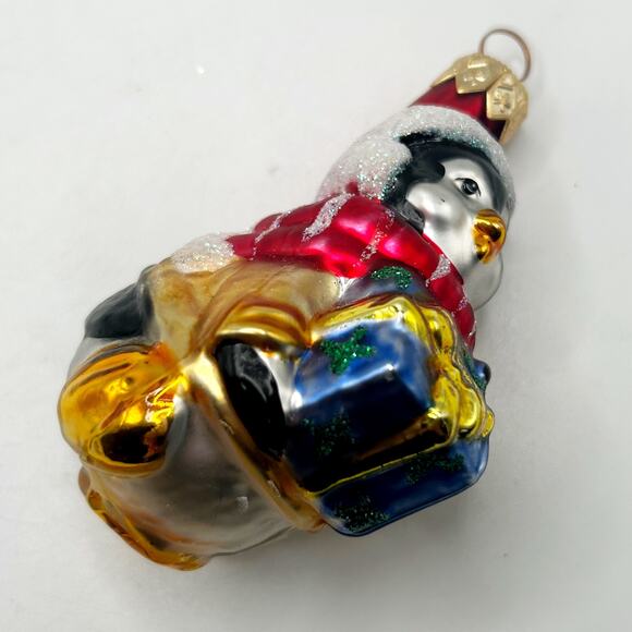 Thomas Pacconi Classics 2002 GLASS ORNAMENT, Penguin Santa Hat With Gift, 3.5” - Picture 2 of 6